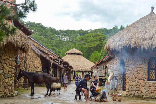 Dạo chơi ở làng Cù Lần ở Lâm Đồng